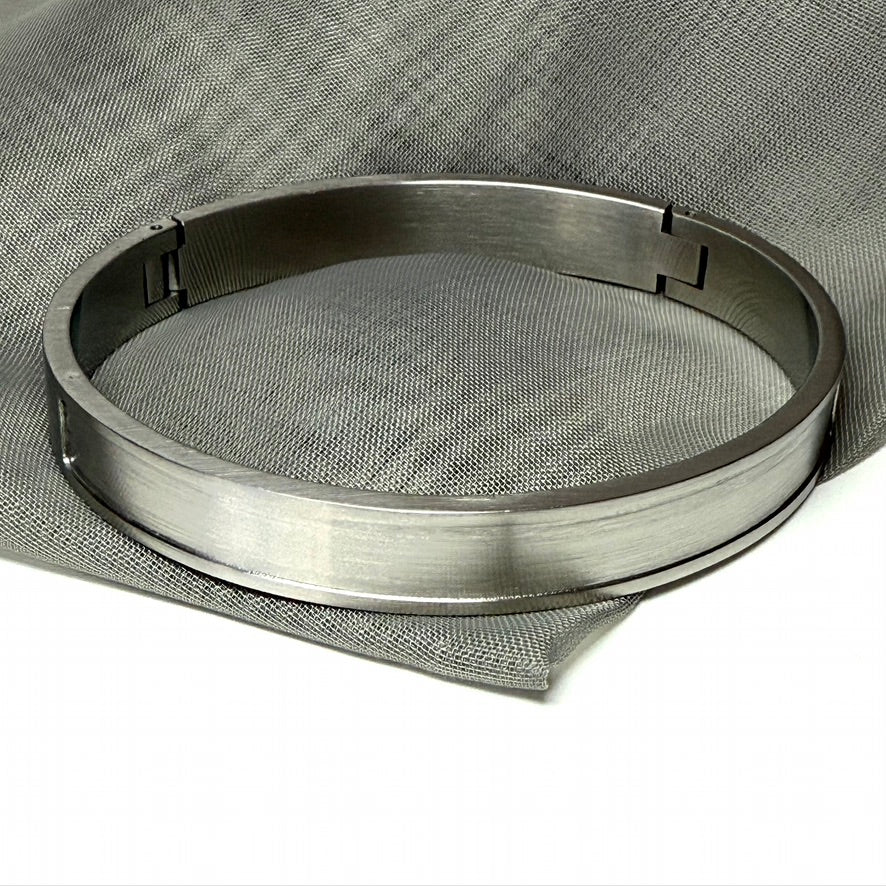 Solid men's stainless steel sunken centre hinged bangle
