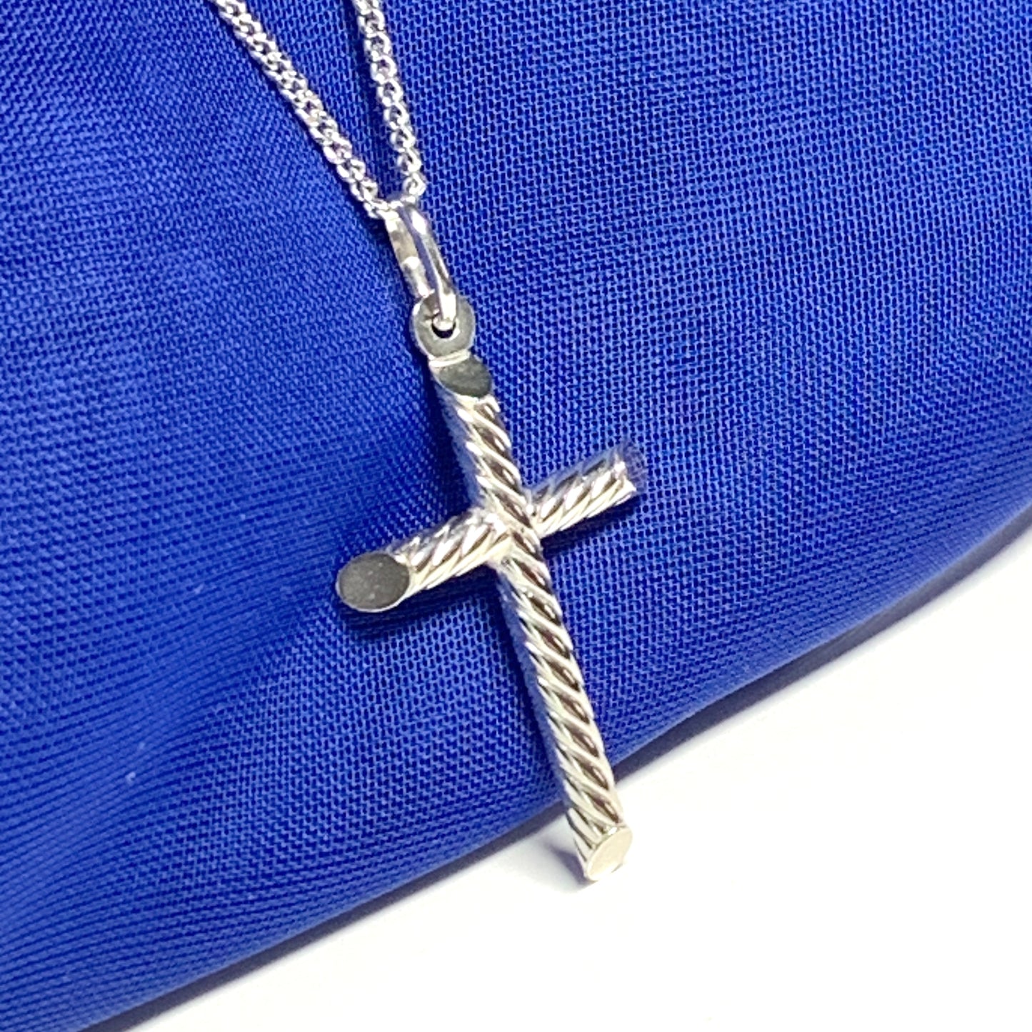 Solid diamond cut cross patterned sterling silver and chain