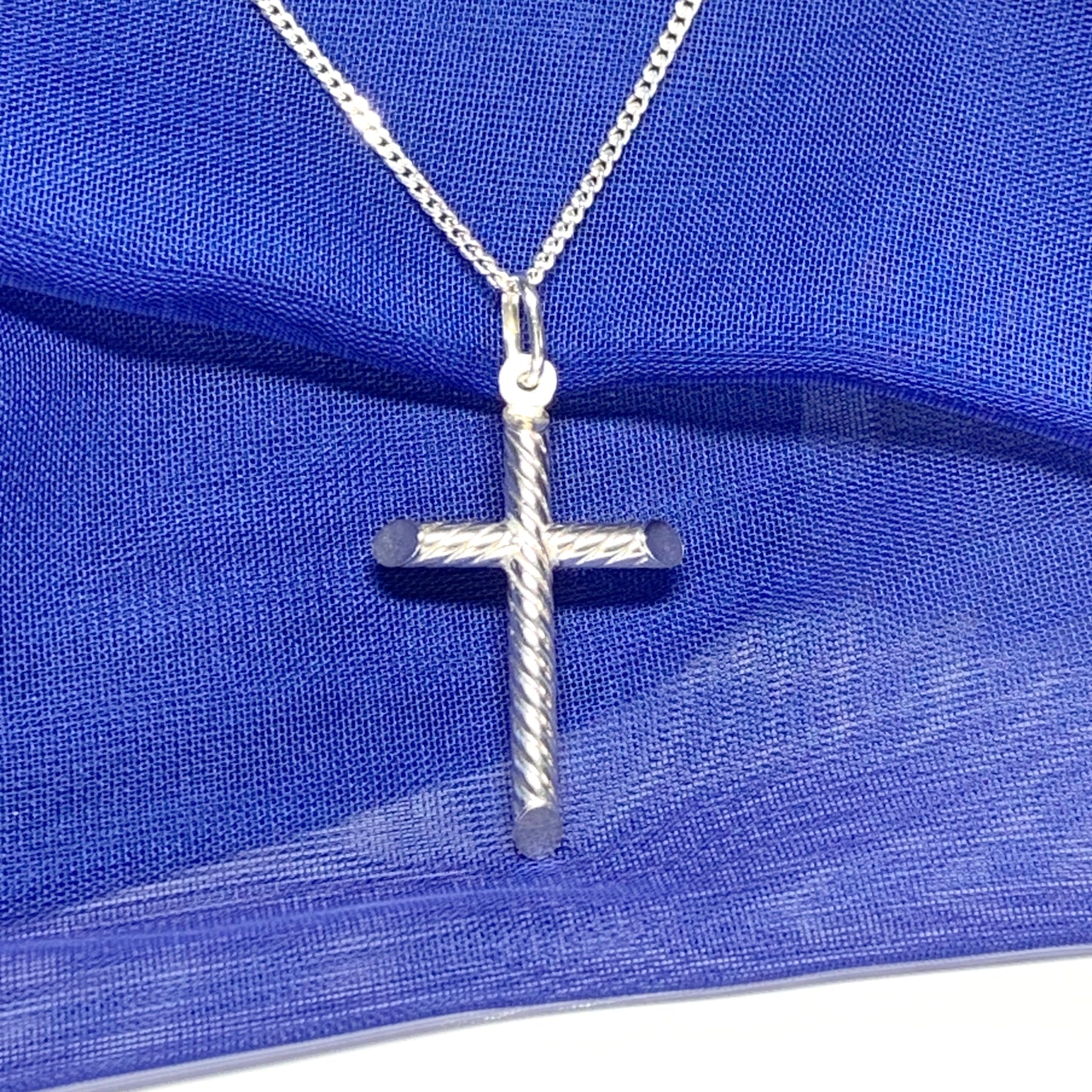 Solid diamond cut cross patterned sterling silver and chain