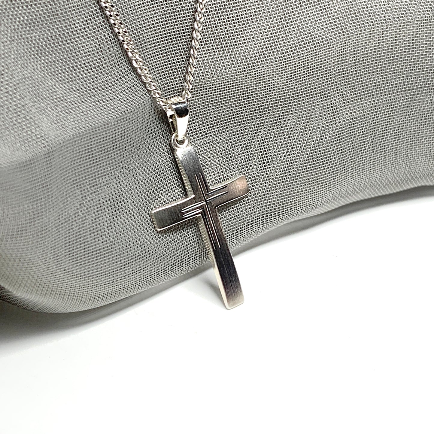 Solid diamond cut cross patterned sterling silver and chain