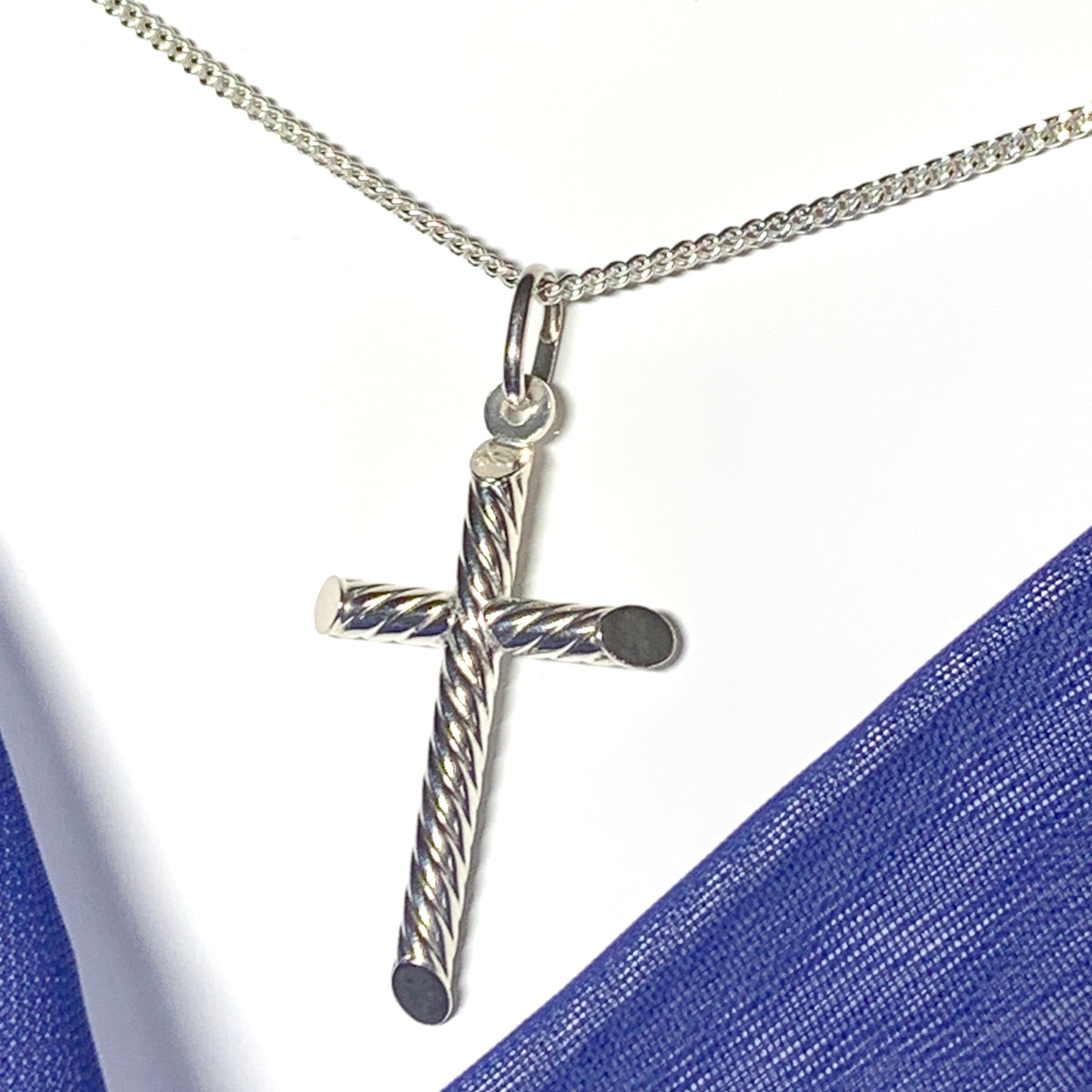 Solid diamond cut cross patterned sterling silver and chain