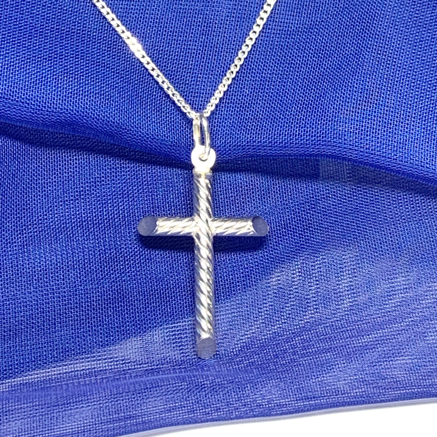Solid diamond cut cross patterned sterling silver and chain