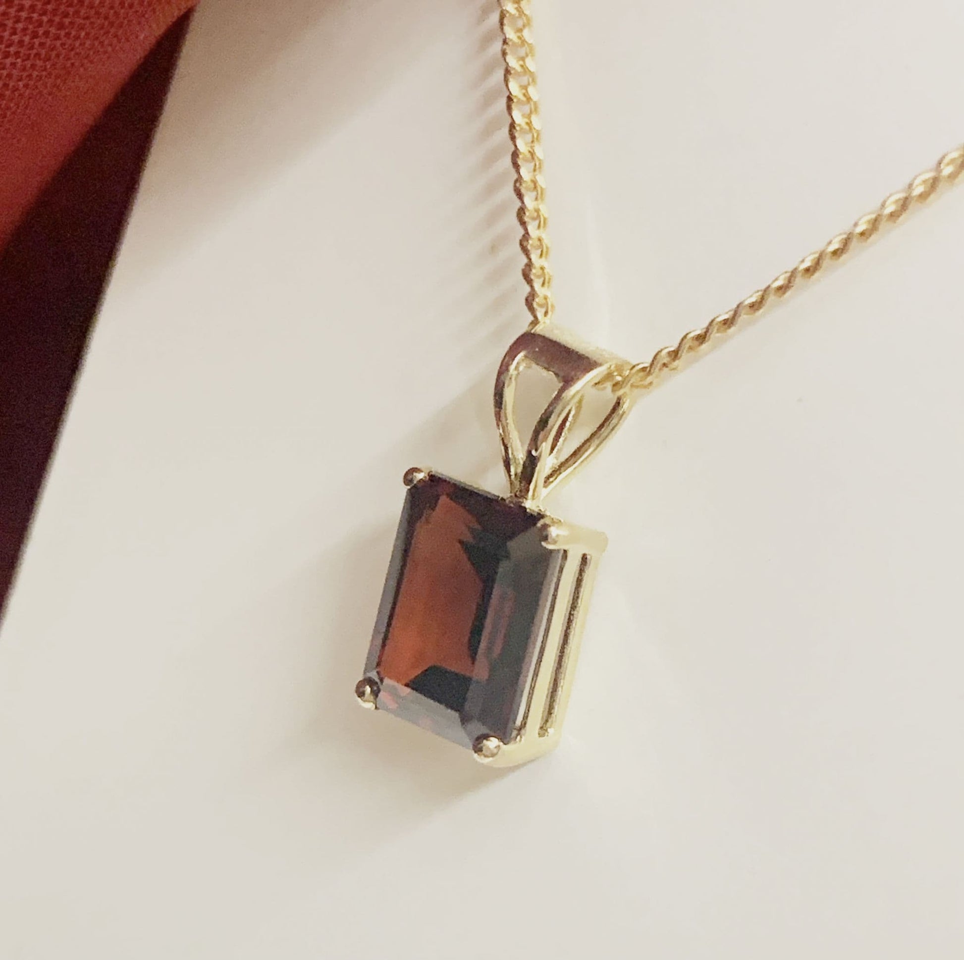 Real garnet square rectangle red necklace pendant yellow gold