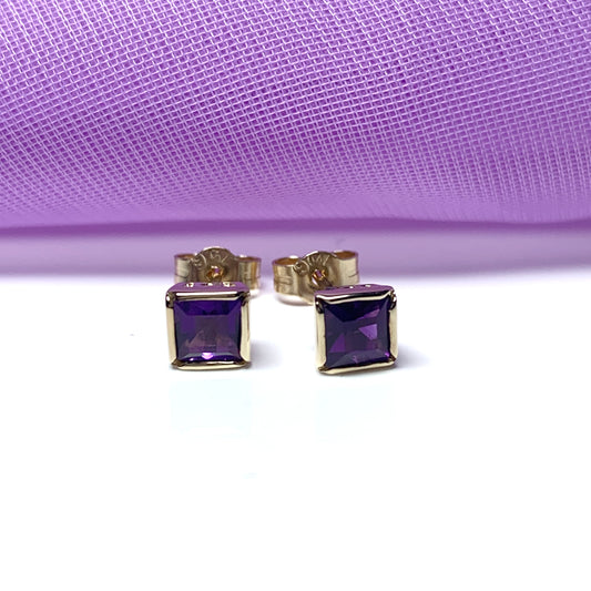 Square purple amethyst yellow gold stud earrings