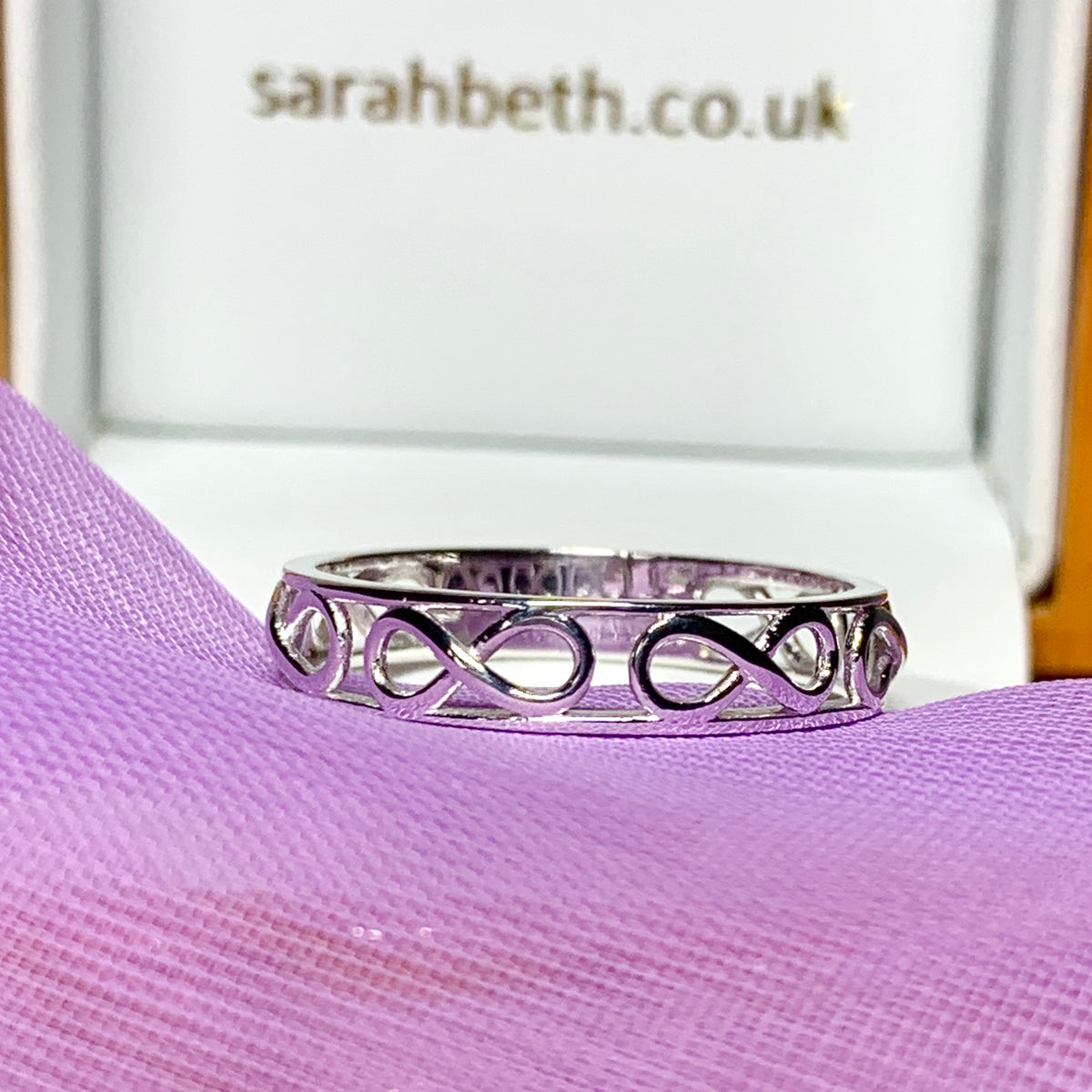Sterling silver ladies infinity ring