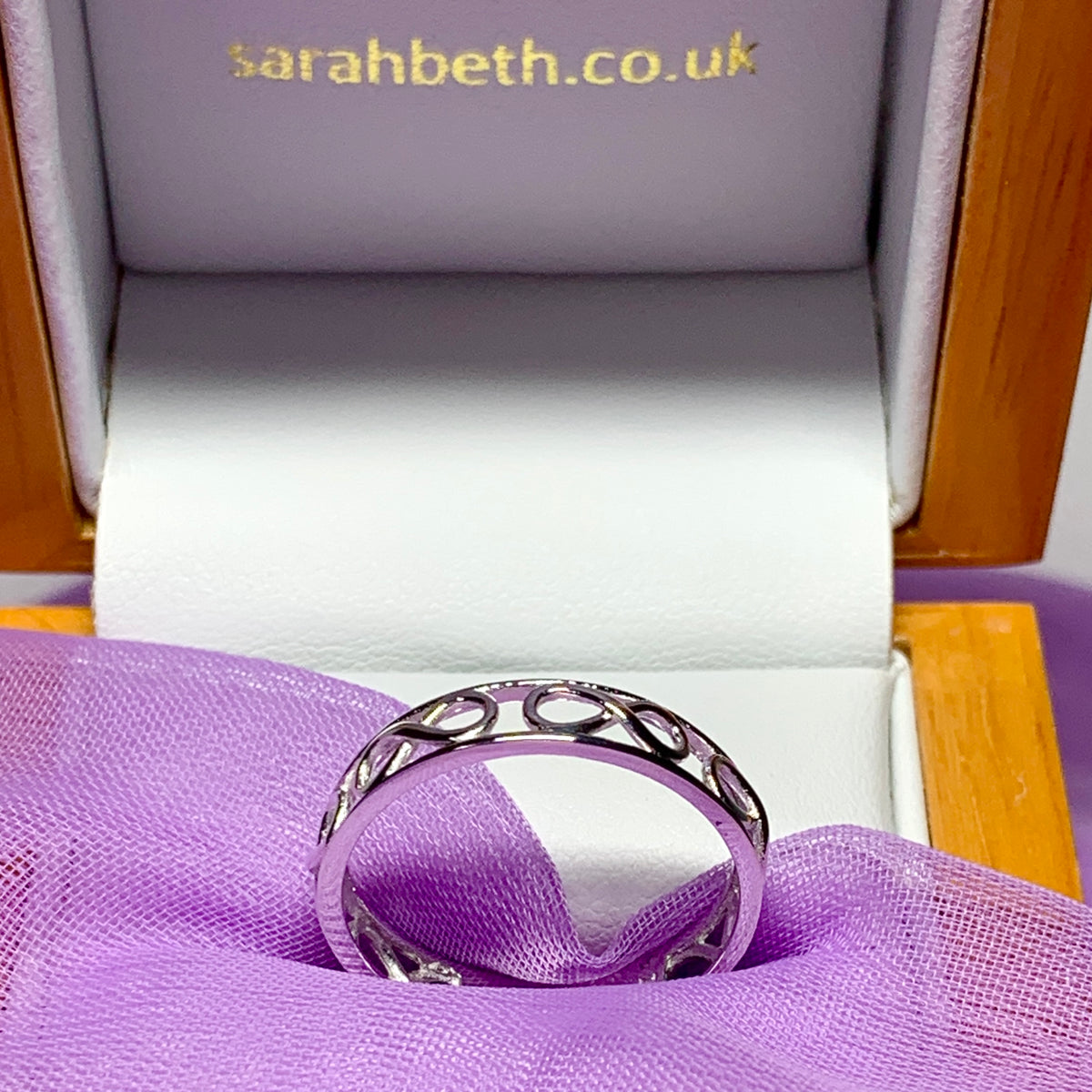 Sterling silver ladies infinity ring