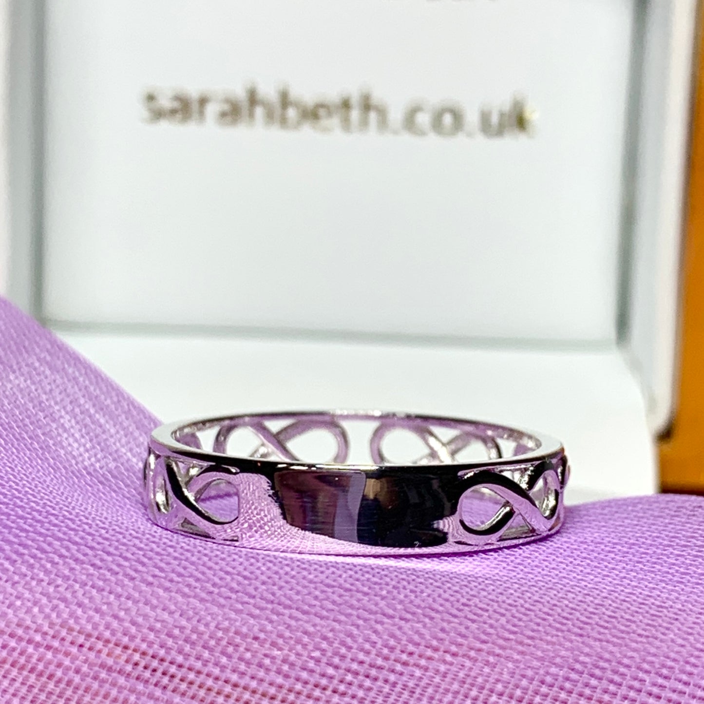 Sterling silver ladies infinity ring