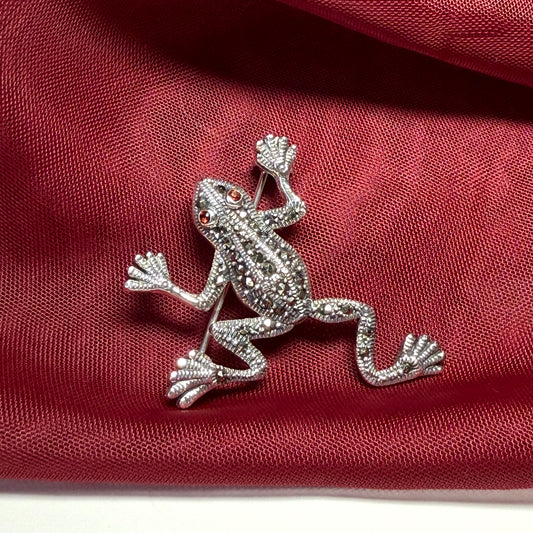 Sterling silver marcasite frog shaped brooch