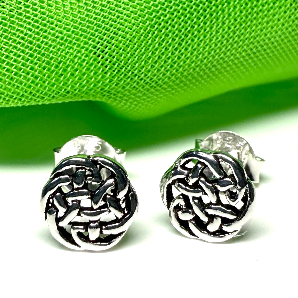 Sterling silver round Celtic stud earrings 6 mm diameter