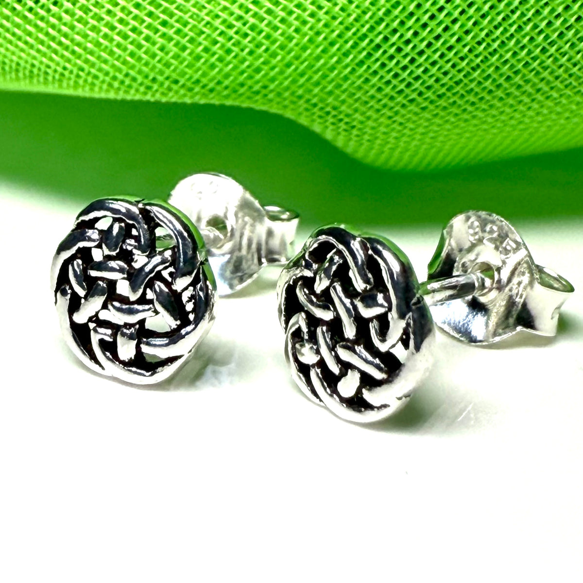 Sterling silver round Celtic stud earrings 6 mm diameter