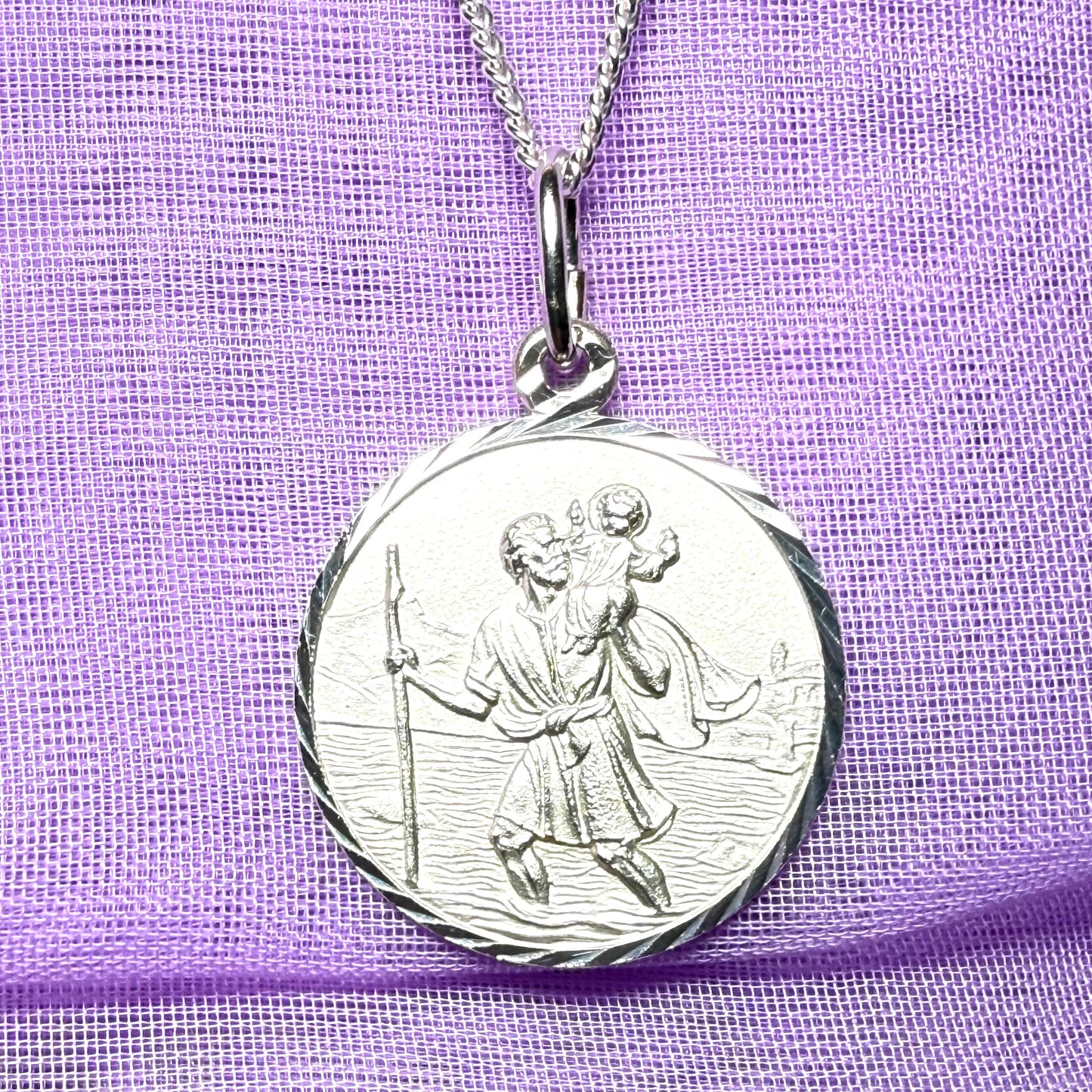 Sterling silver round St. Christopher including chain 22 mm