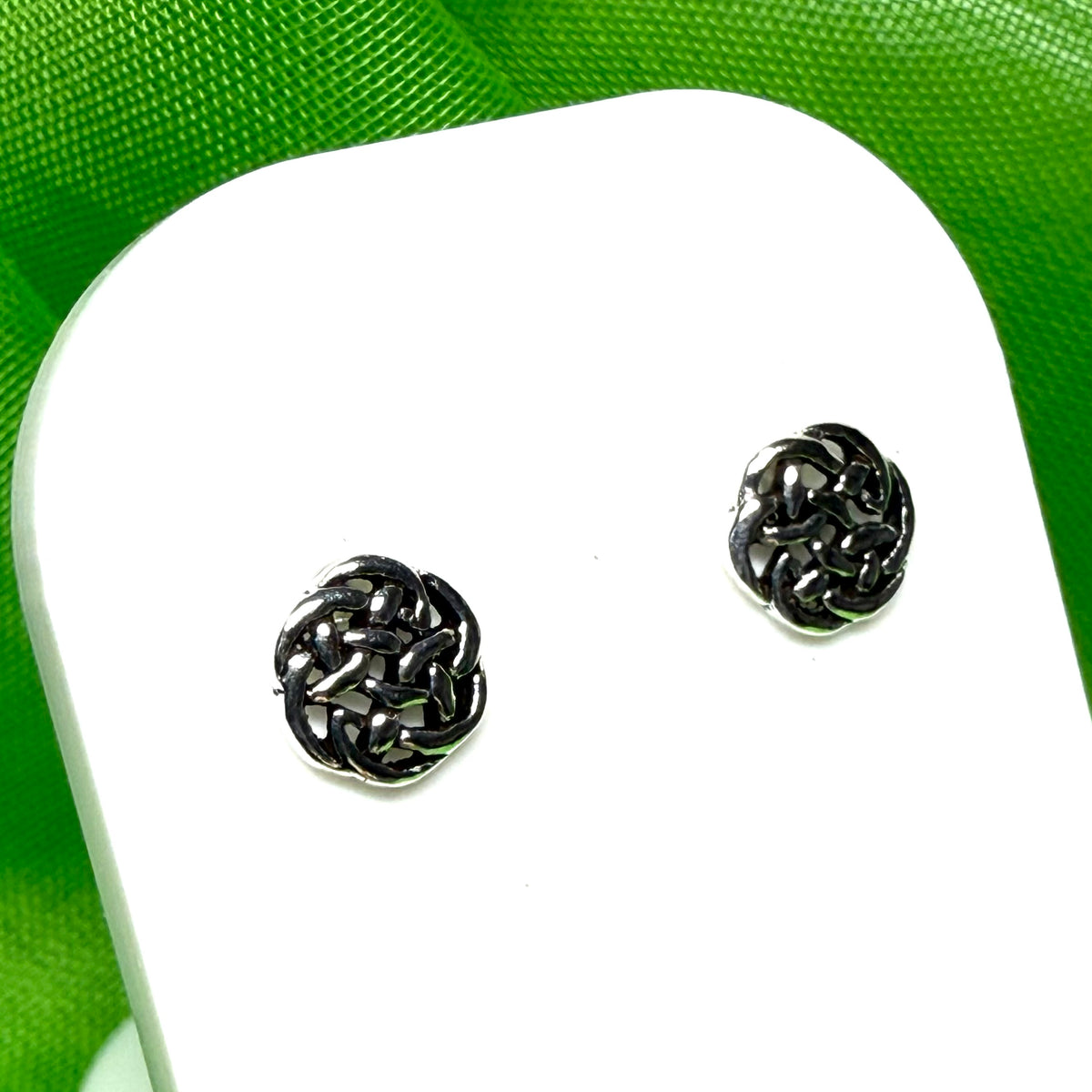 Sterling silver round Celtic stud earrings 6 mm diameter