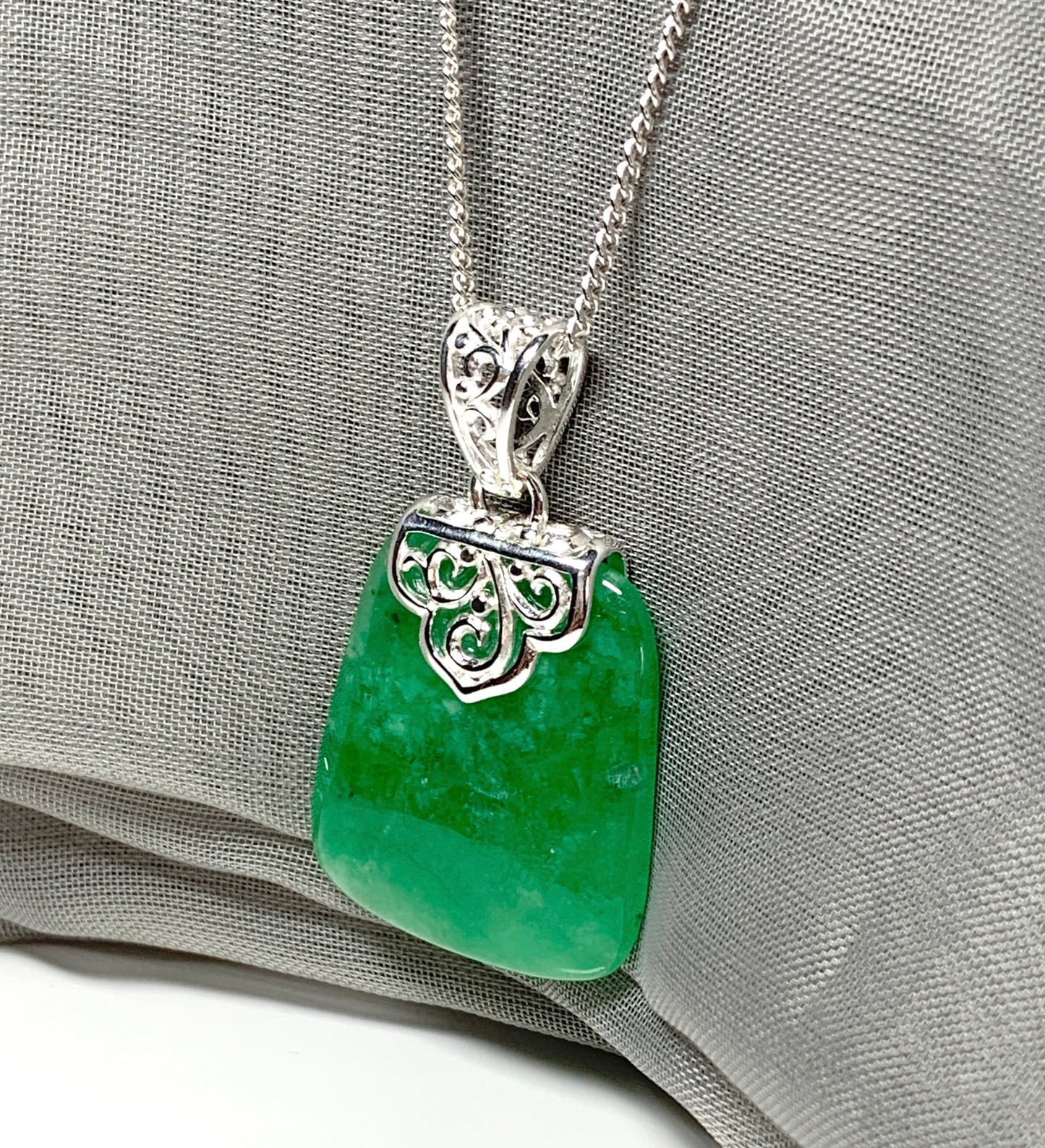 Sterling silver cushion shape real green jade necklace pendant lozenge shaped