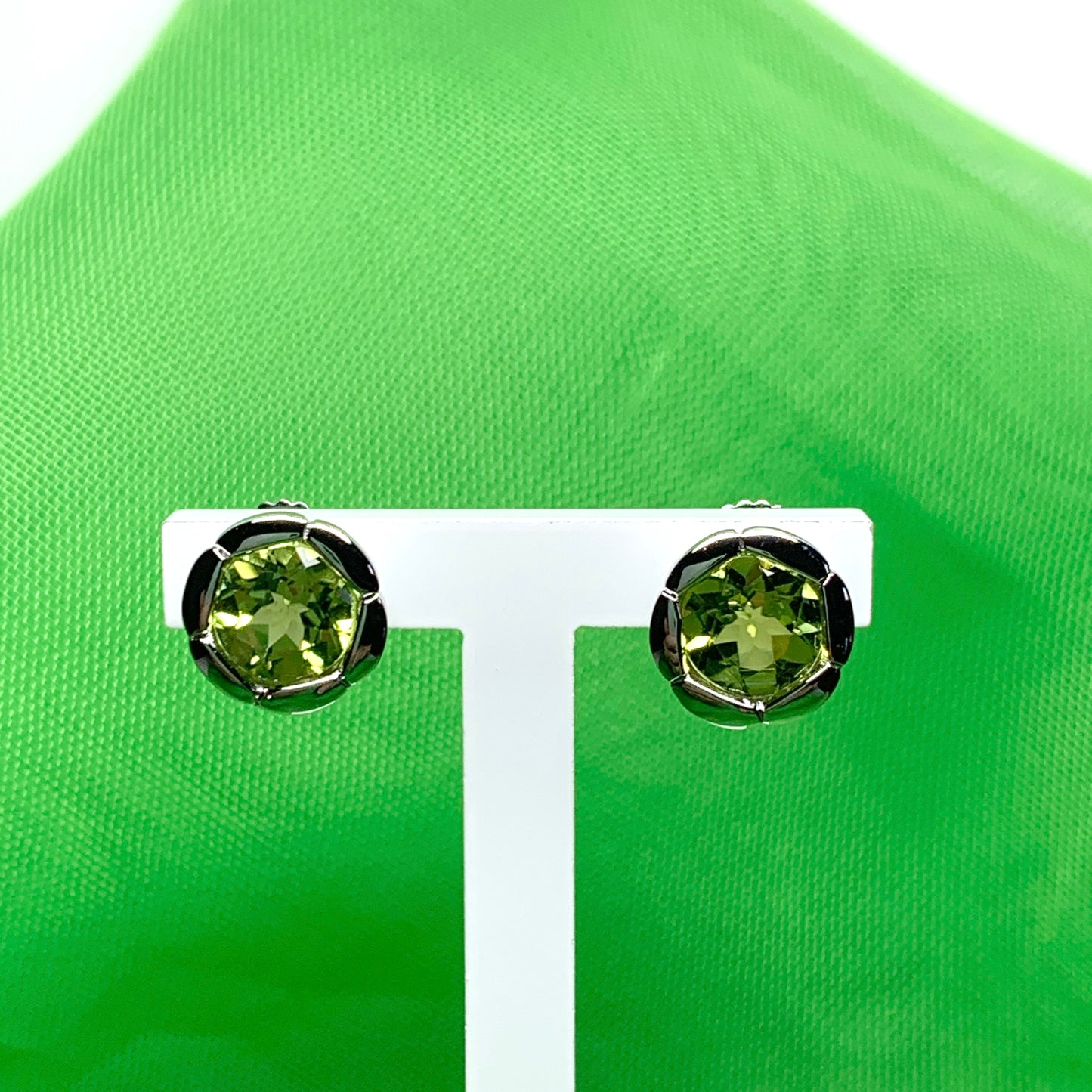 Real peridot stud earrings fancy flower edged round