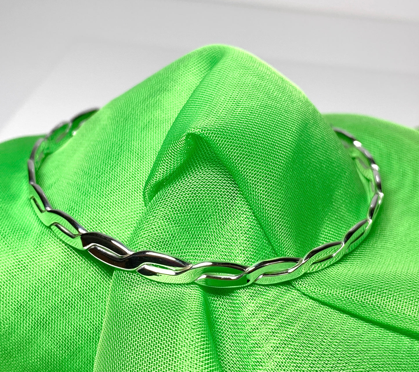 Bangle sterling silver solid twisted round slave