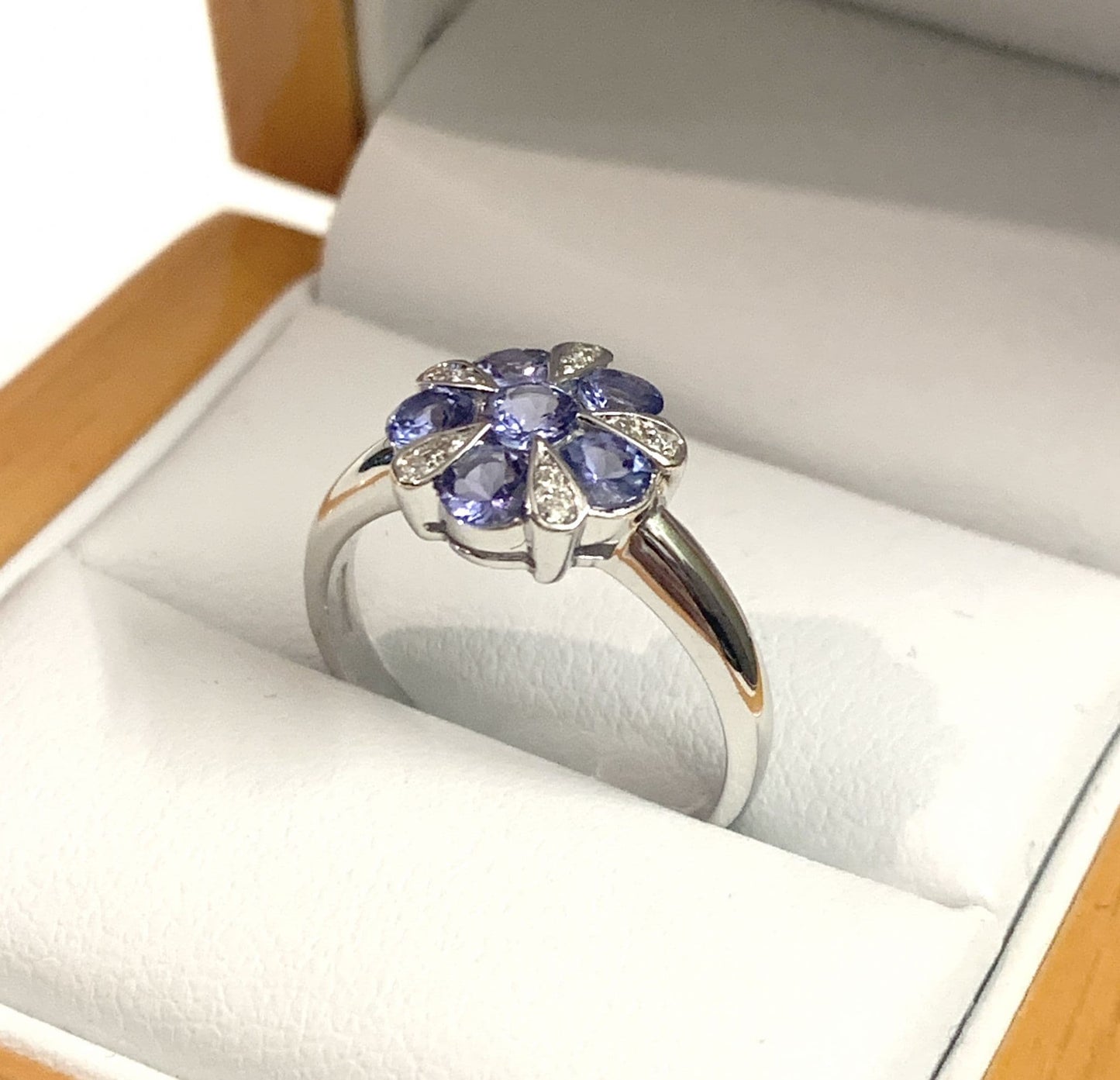 Real tanzanite and diamond ring fancy white gold cluster