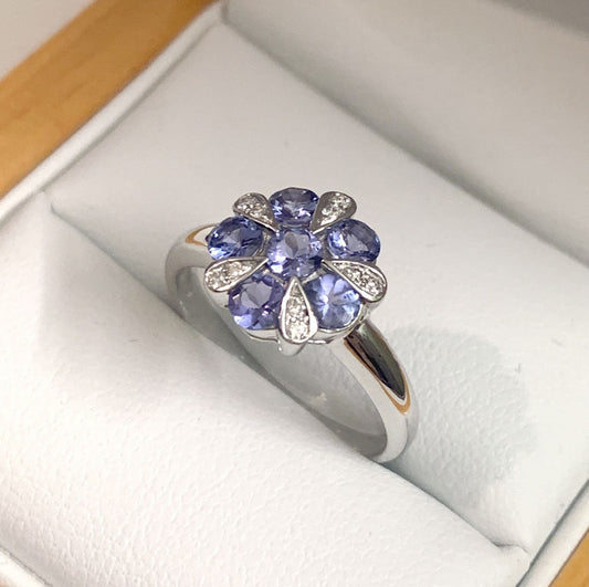 Real tanzanite and diamond ring fancy white gold cluster