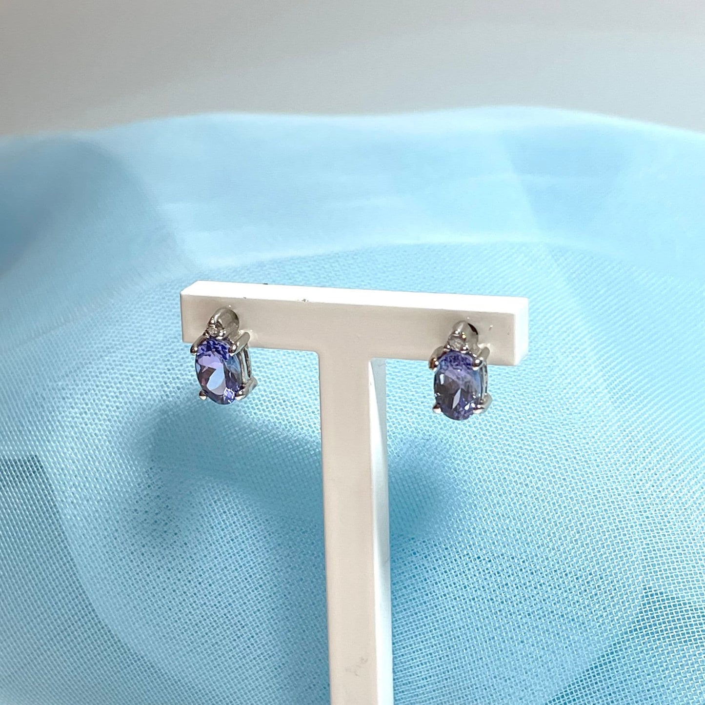 Tanzanite and diamond white gold stud earrings