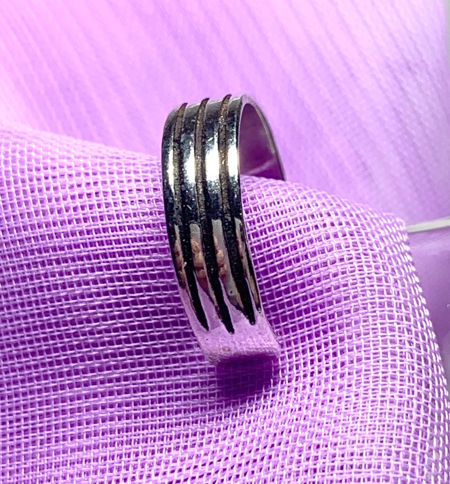 Toe ring sterling silver lined patterned