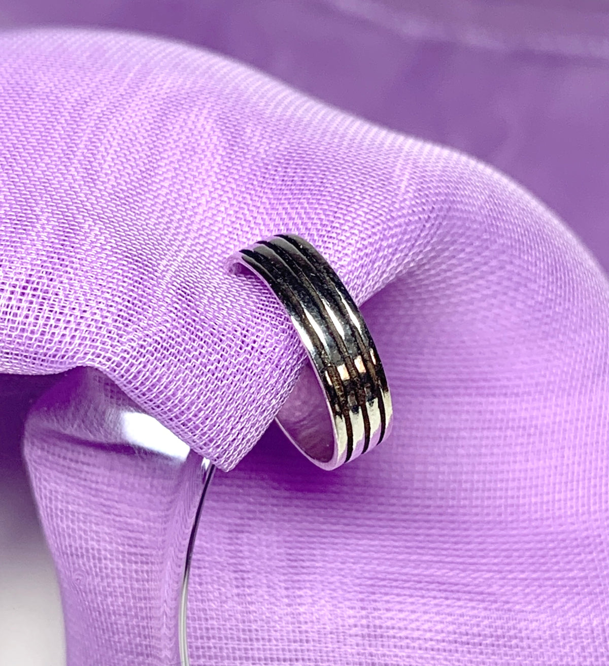 Toe ring sterling silver lined patterned