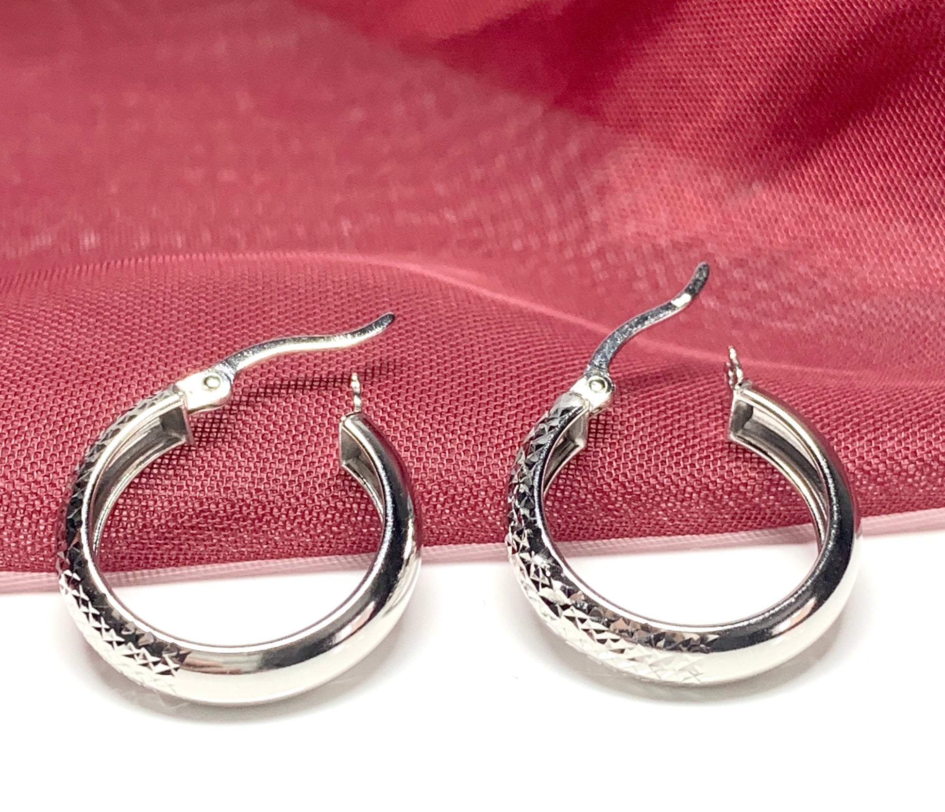 White Gold Hoop Earrings Diamond Cut Patterned 21 mm