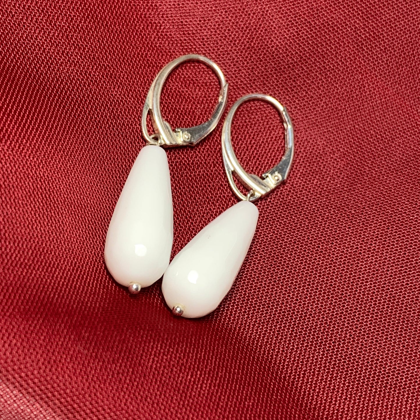 White teardrop shaped agate drop earrings