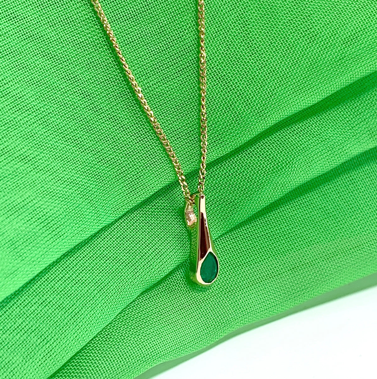 Yellow gold fancy real green emerald necklace pendant including chain