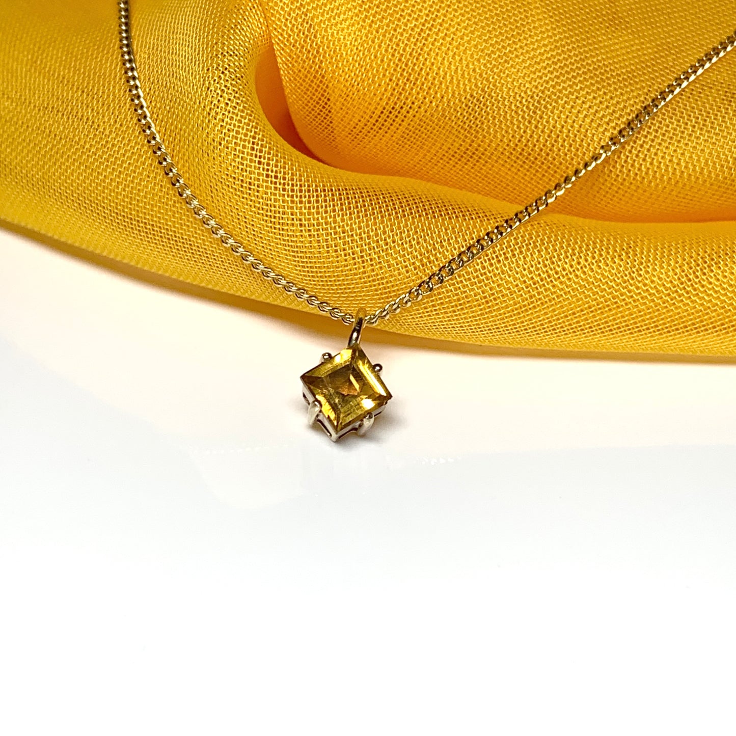 Yellow citrine yellow gold necklace square