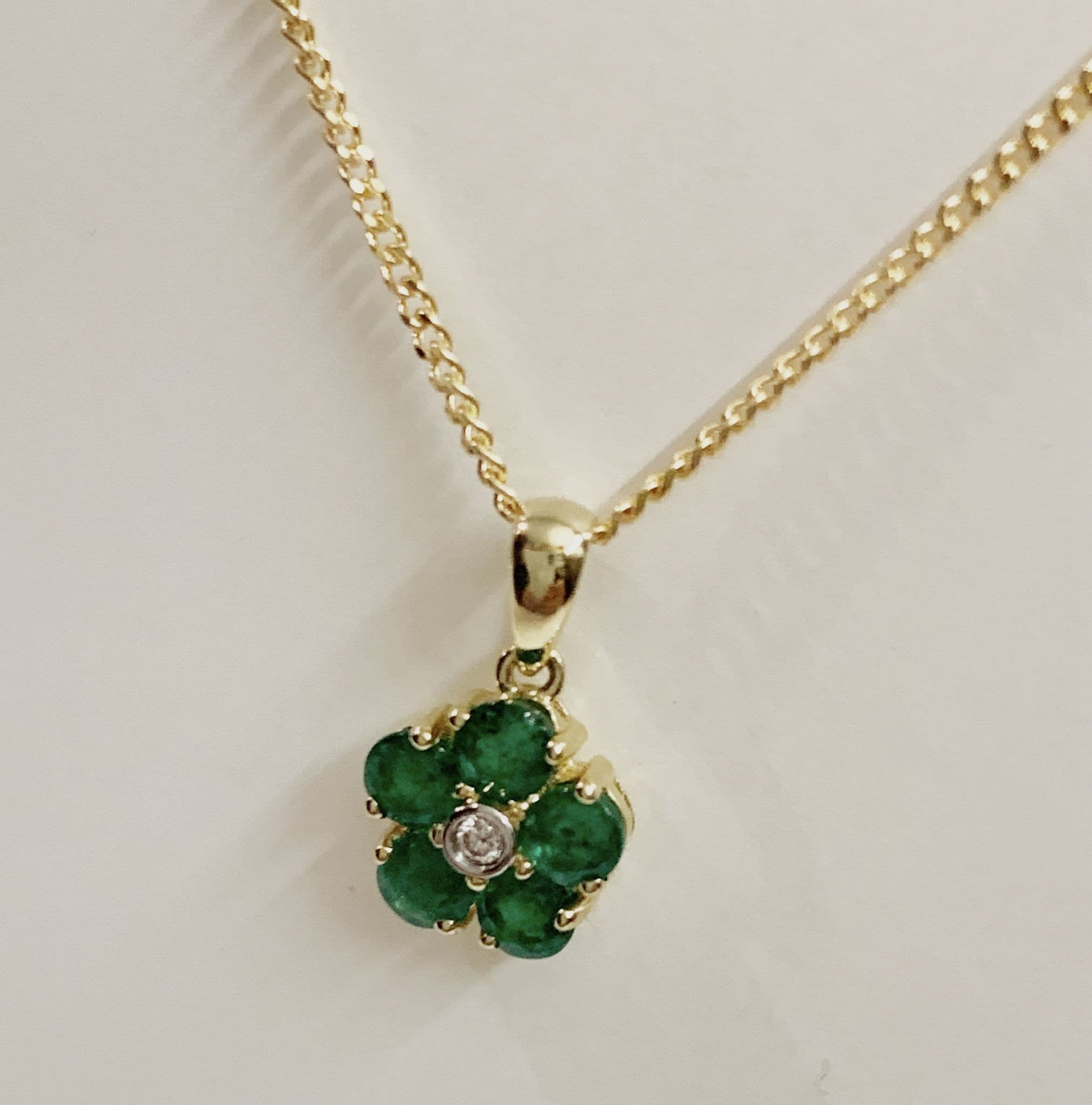 Green Emerald And Diamond Yellow Gold Daisy Cluster Necklace