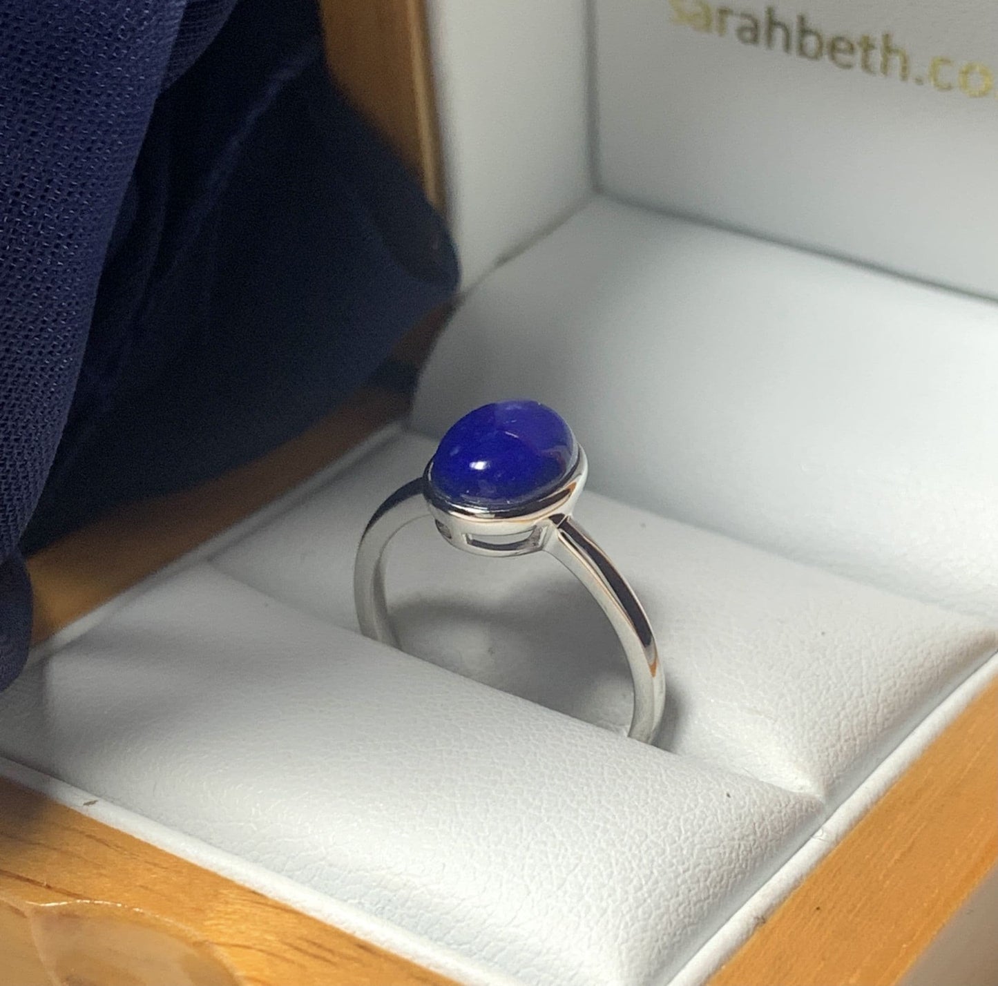 Blue lapis lazuli oval white gold ladies ring