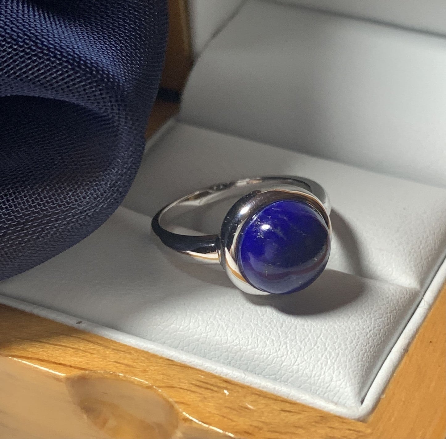 Blue lapis lazuli round white gold ladies ring