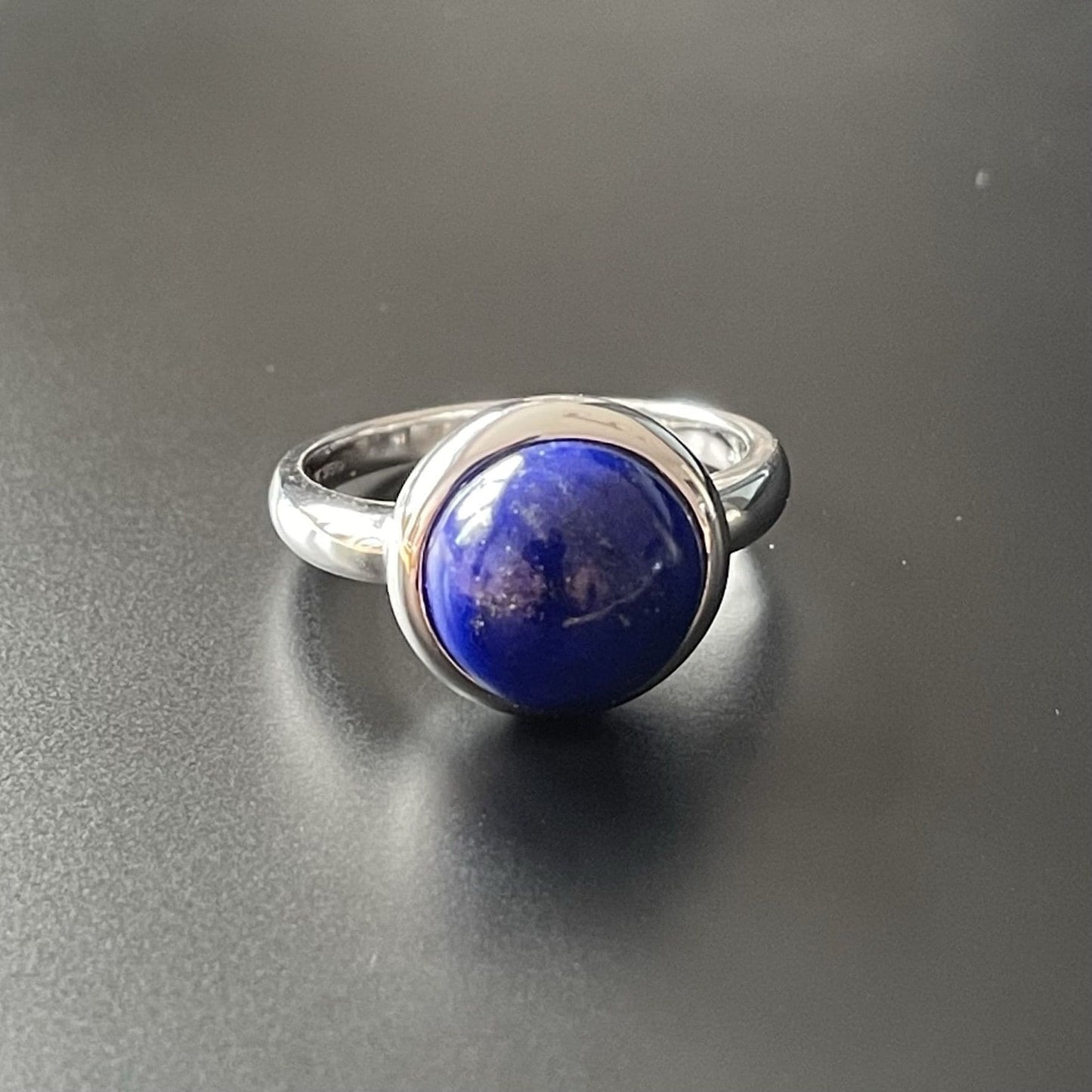Blue lapis lazuli round white gold ladies ring