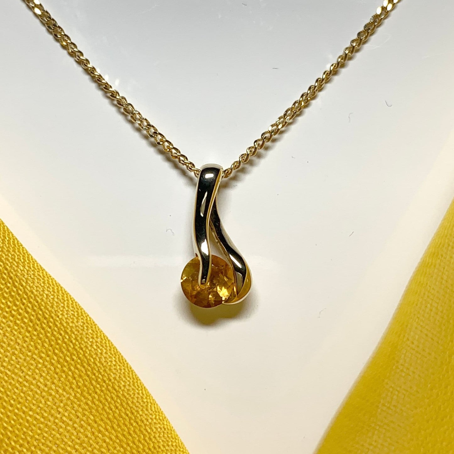 Fancy yellow citrine round yellow gold necklace