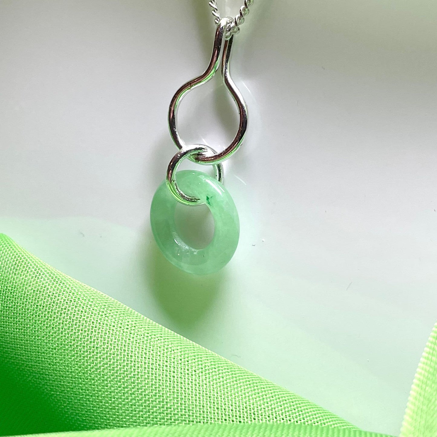 Green Jade Silver Round Necklace