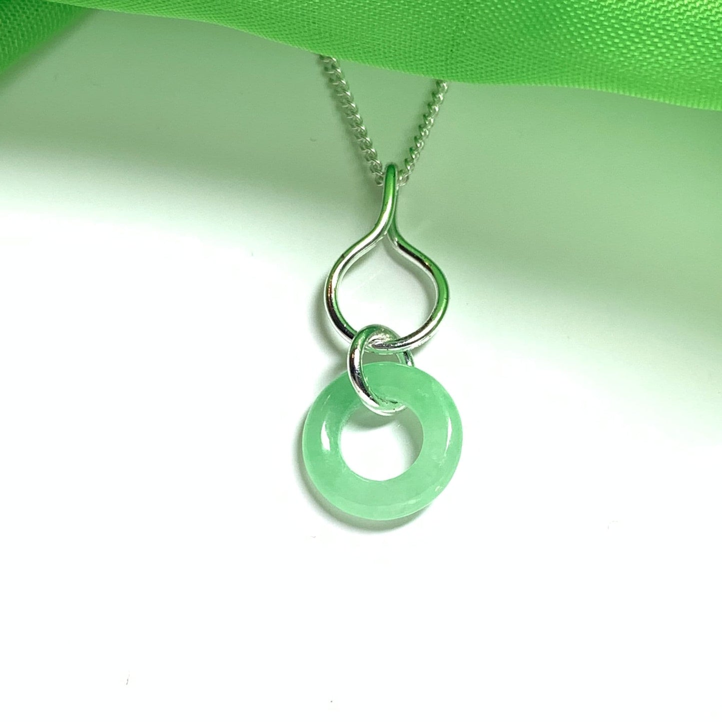 Green Jade Silver Round Necklace