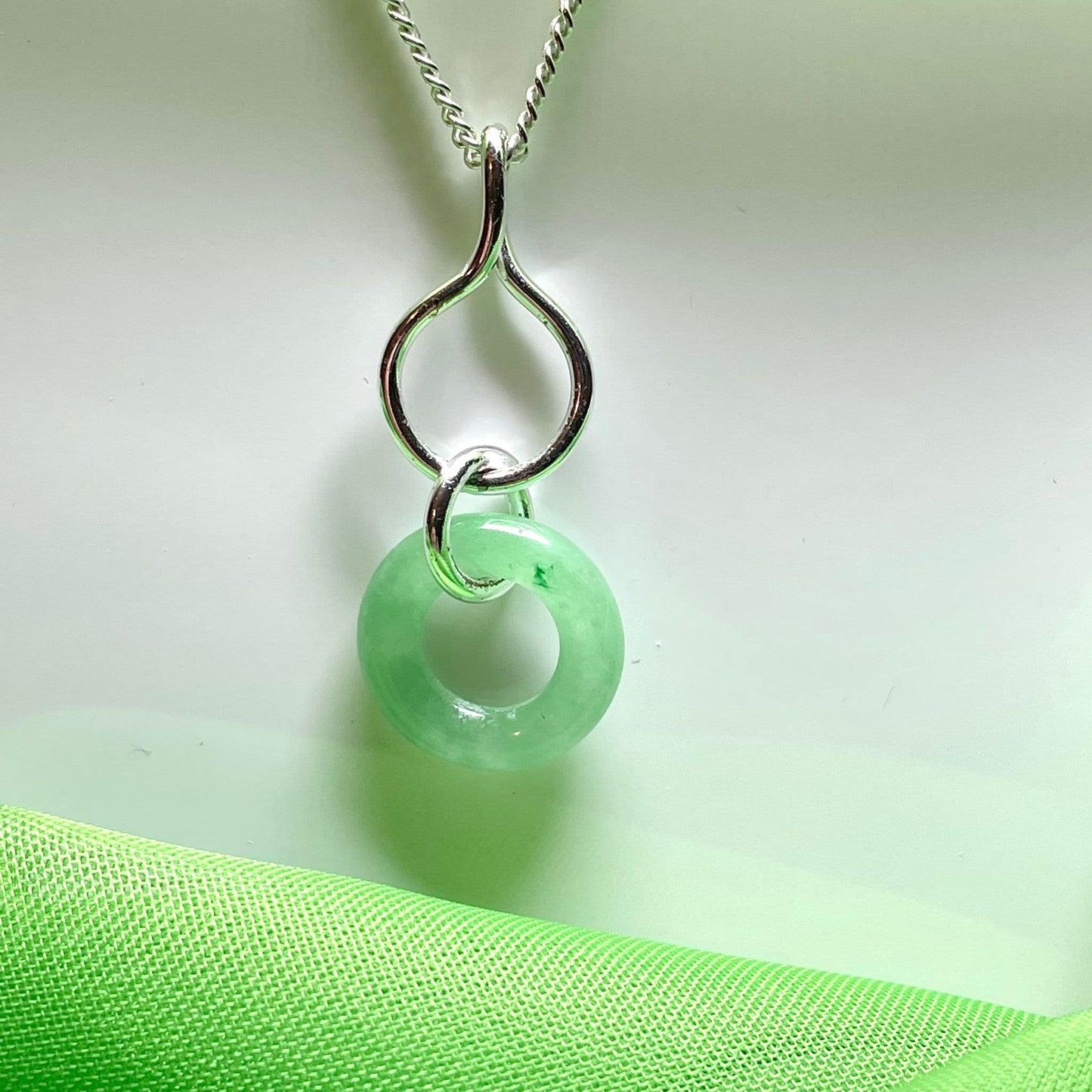 Green Jade Silver Round Necklace