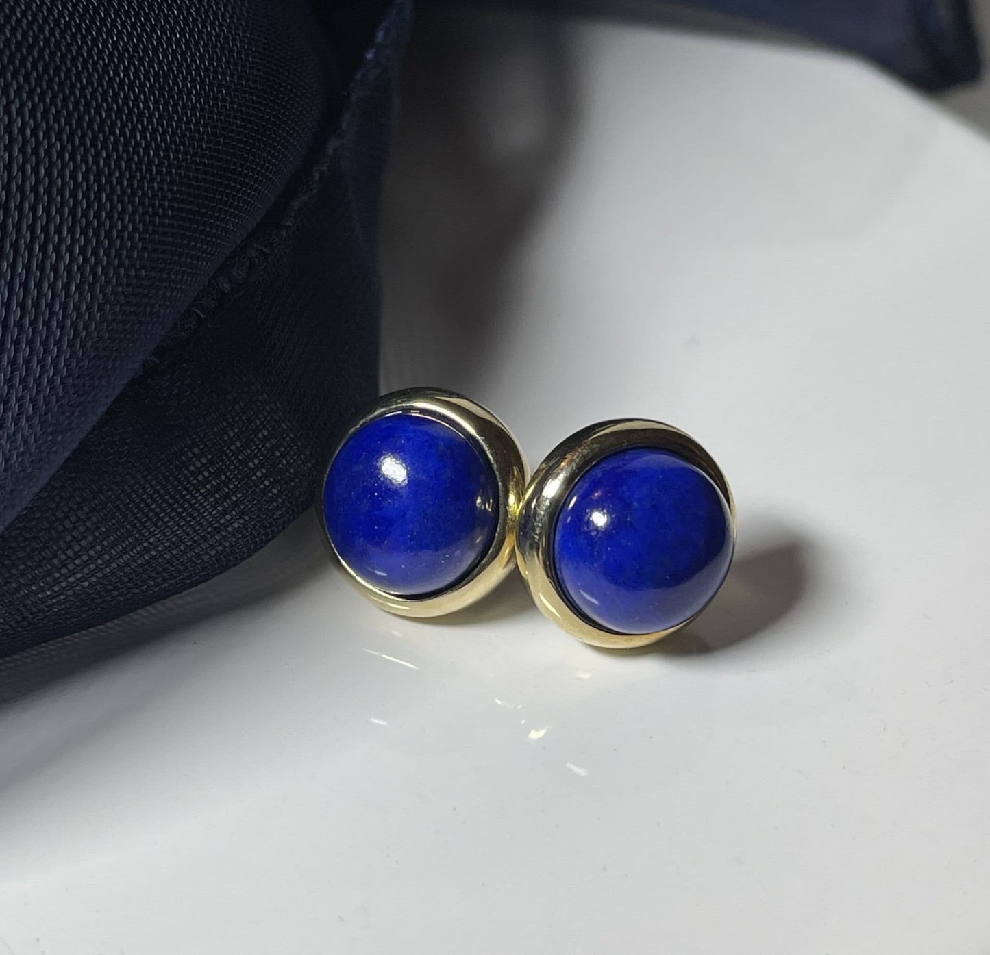 Large round blue lapis lazuli yellow gold stud earrings