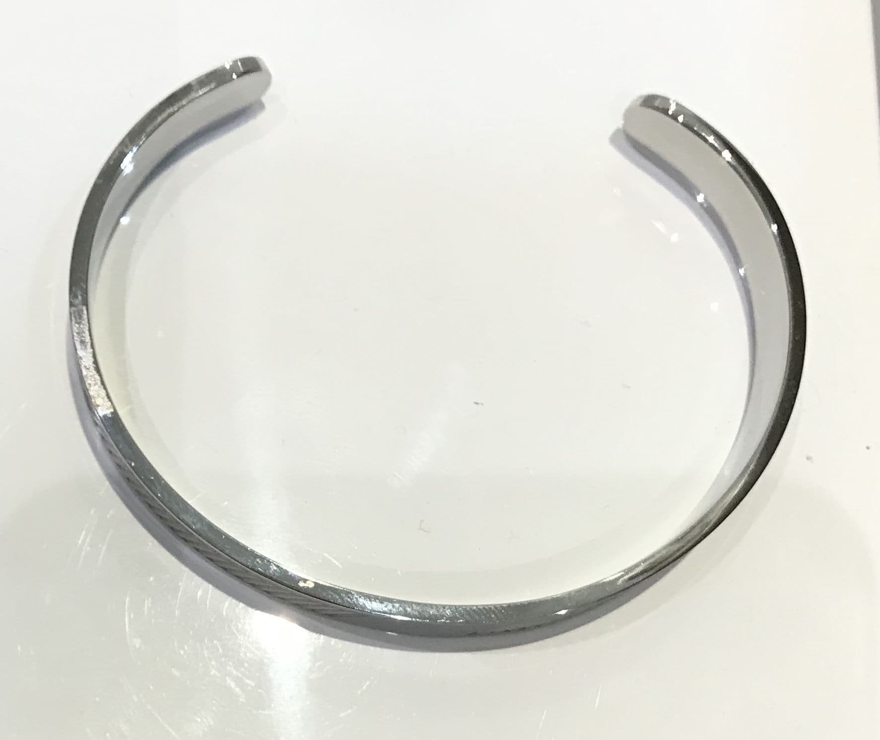 Men's stainless steel chevron effect torque bangle