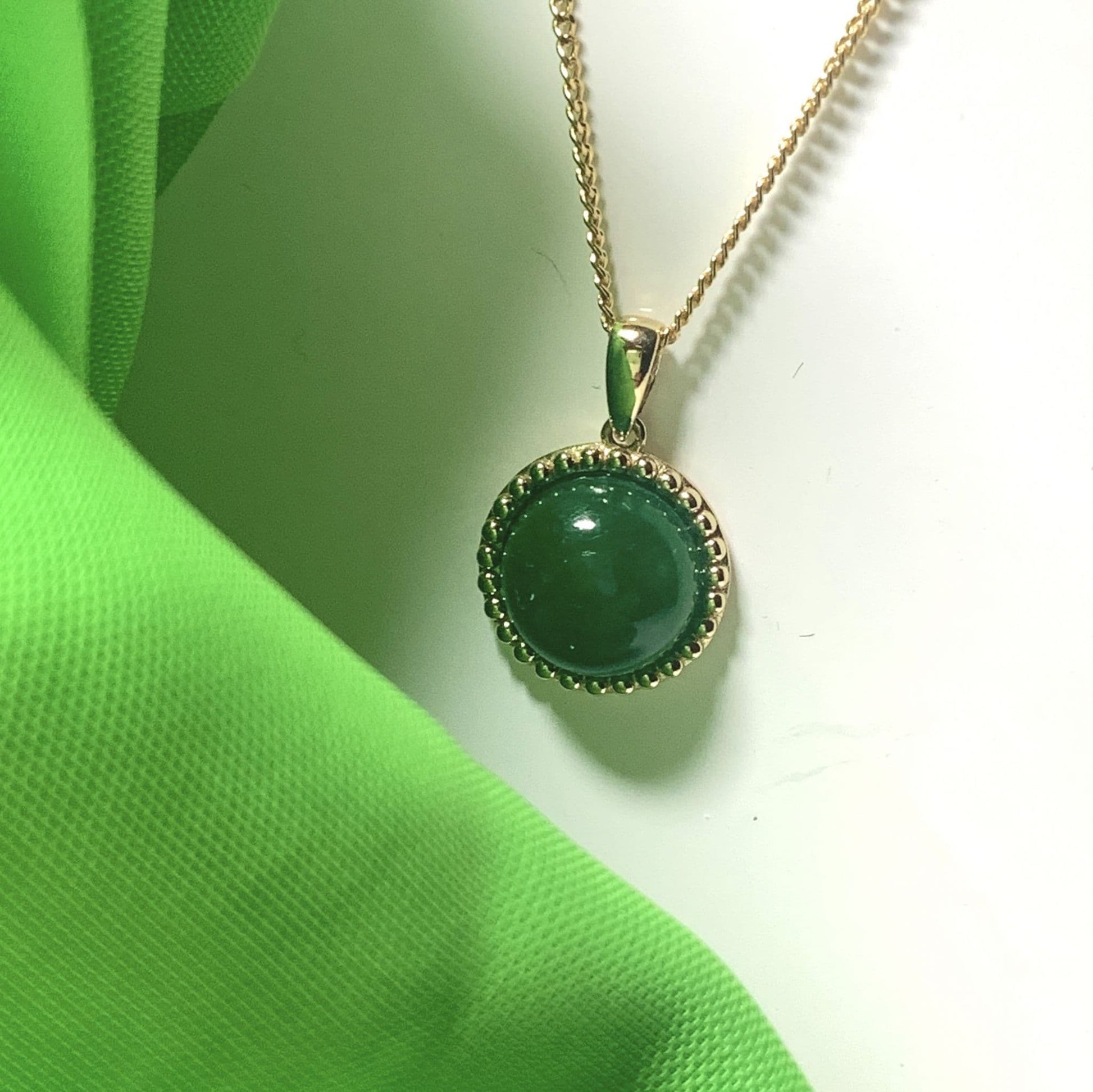 Round Green Jade Patterned Bobbled Necklace Yellow Gold Pendant