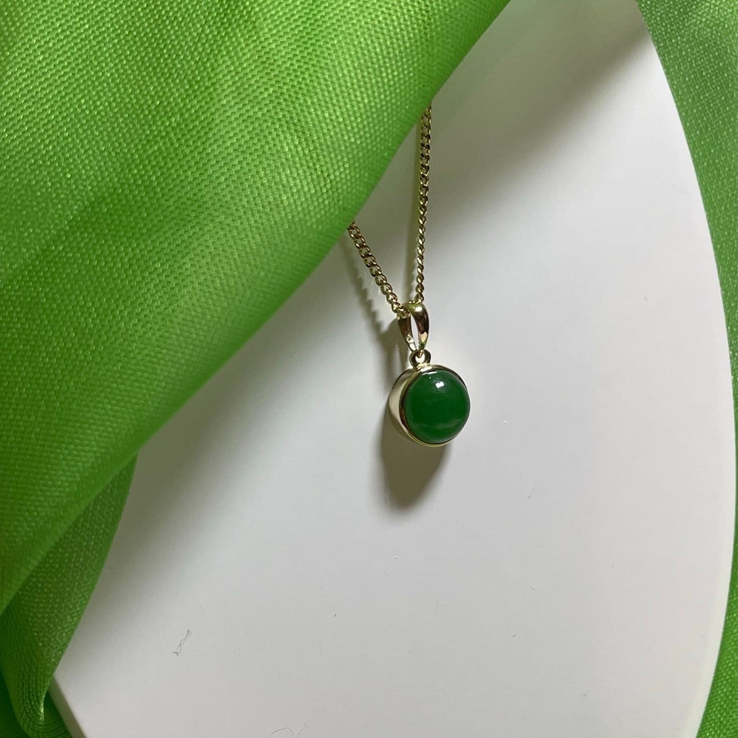 Round Green Jade Yellow Gold Necklace