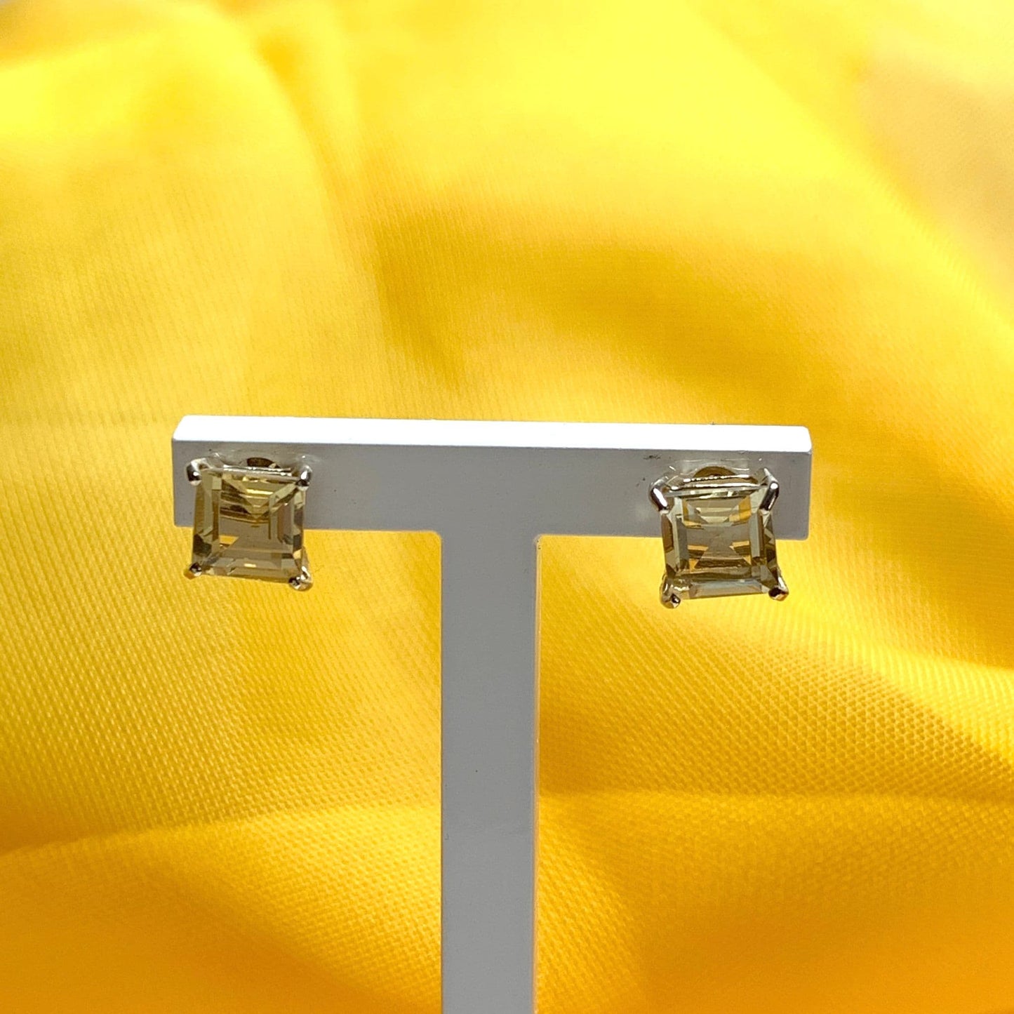 Square citrine yellow gold earrings