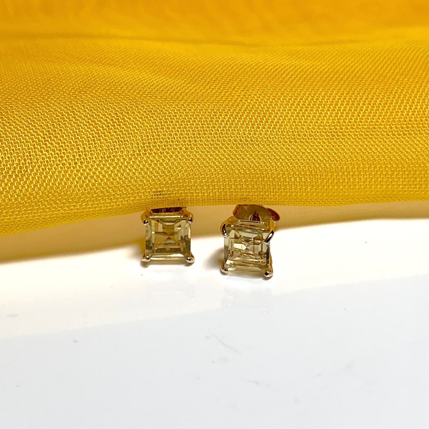 Square citrine yellow gold earrings