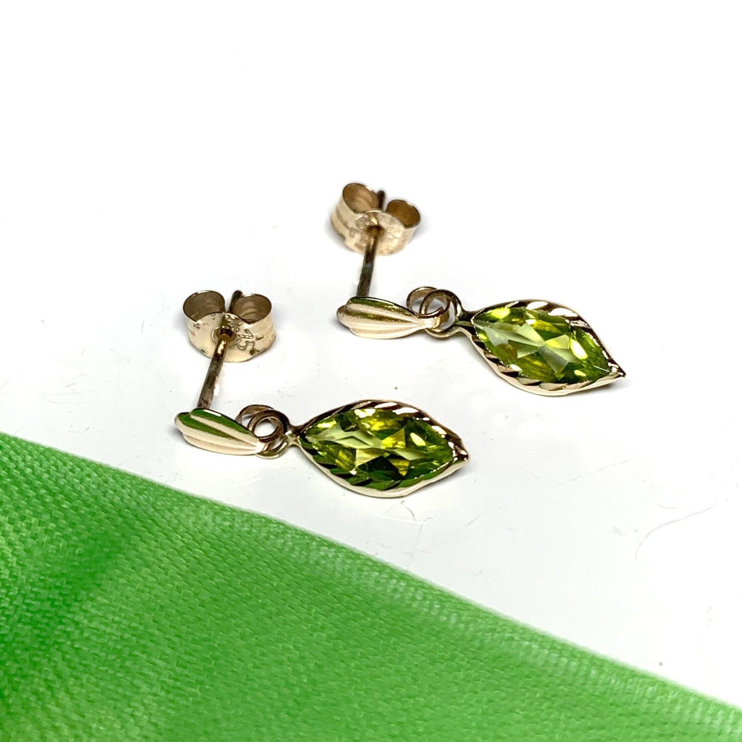 Peridot yellow gold marquise drop earrings