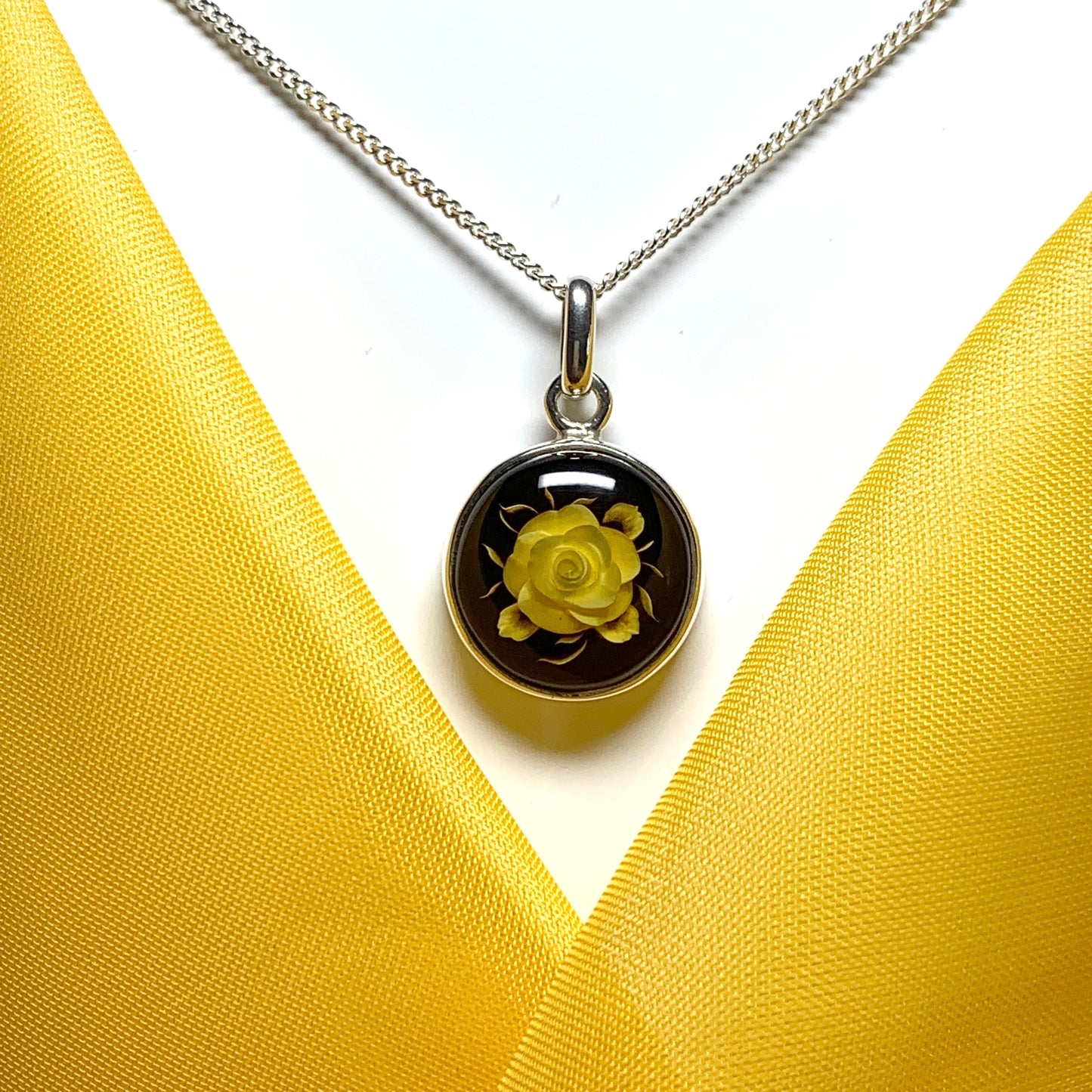 Sterling Silver Cameo Rose Round Amber Necklace