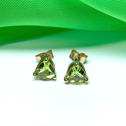 Trillion shaped peridot yellow gold stud earrings