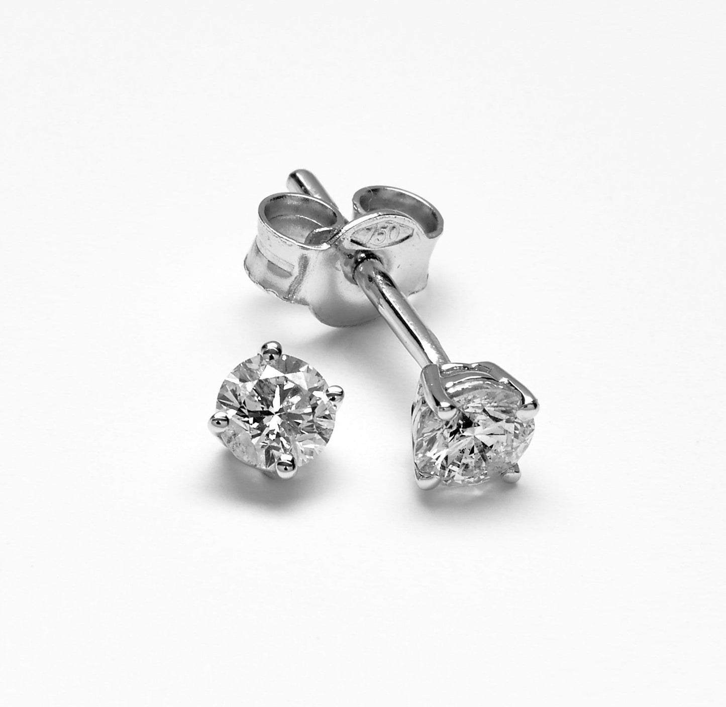 20 points white gold diamond earrings