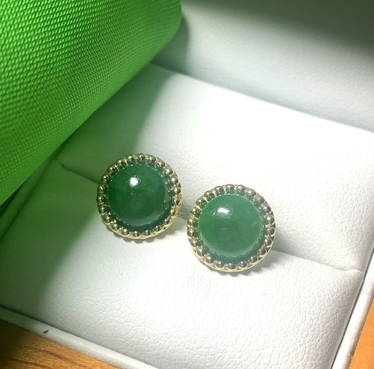 Patterned Green Jade Round Yellow Gold Stud Earrings