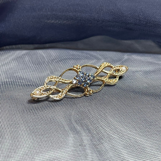 Sapphire and Cultured Pearl Brooch Gold