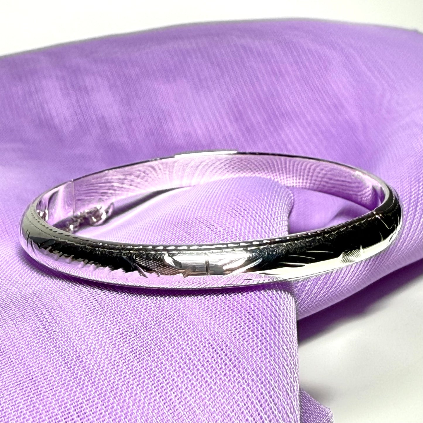 925 Sterling Silver Engraved Baby's Hinged Bangle With Safety Chain
