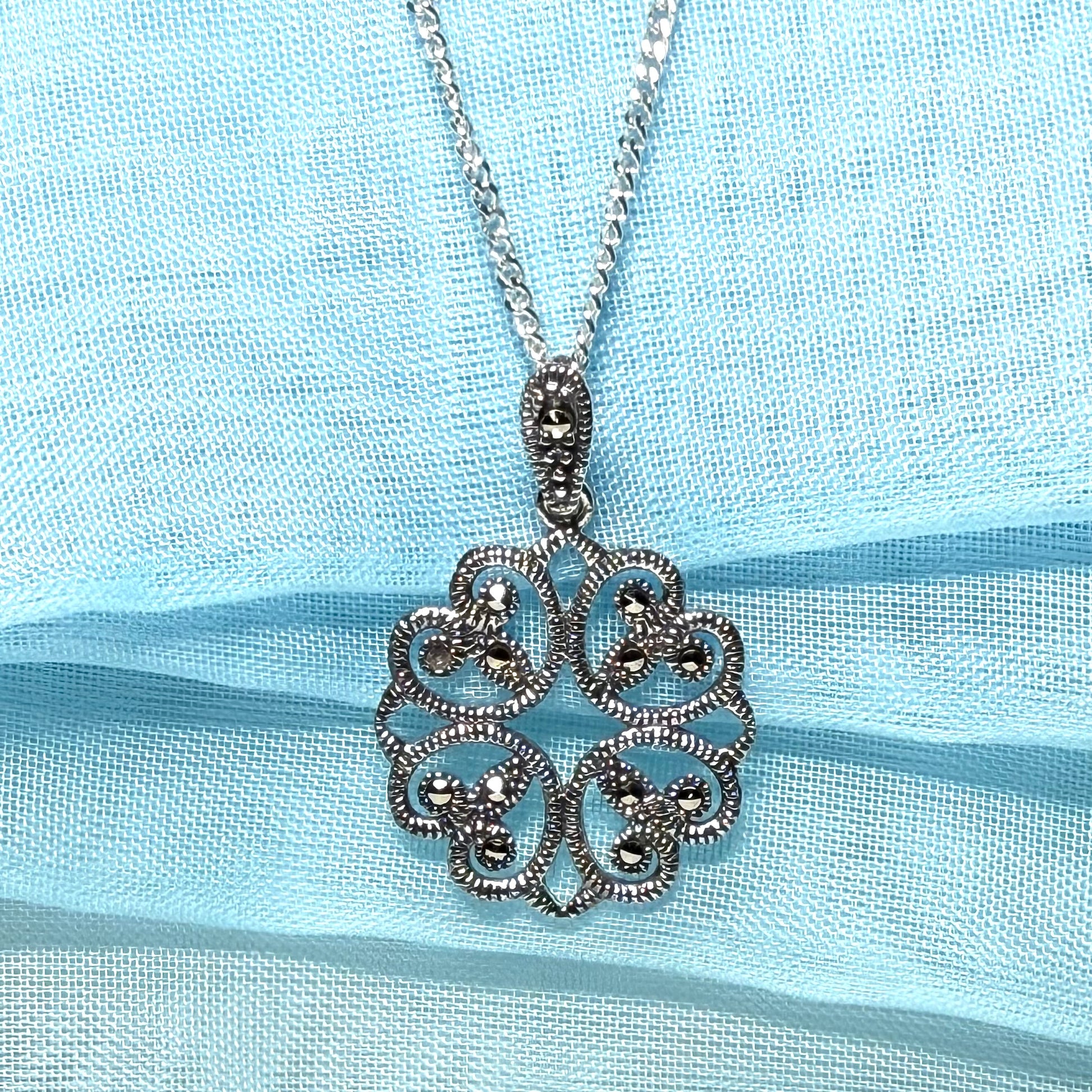 Marcasite necklace round shaped sterling silver